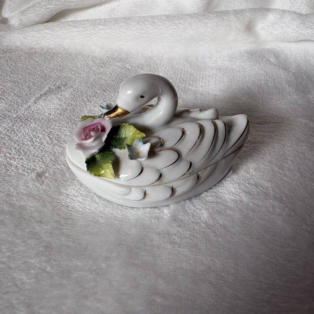 Vintage Swan Trinket Box Jewelry Dresser White Porcelain With Gold Accents